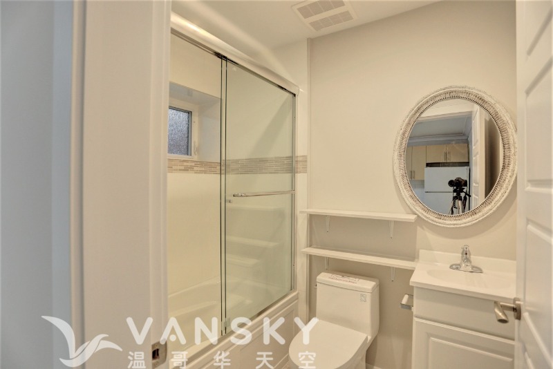 260425091655_4 lower 2 bd washroom.jpeg